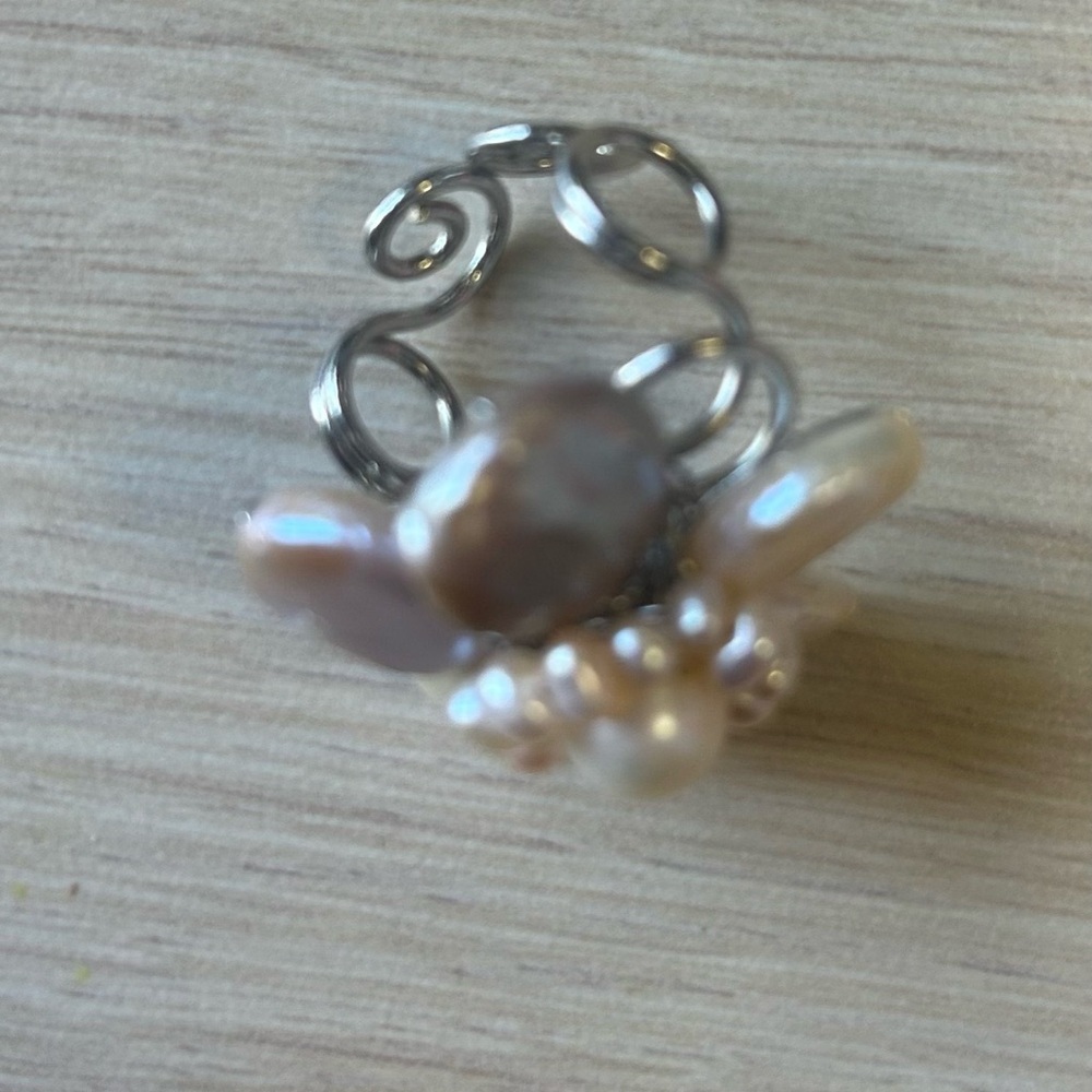 Pearl Flower Statement Ring with Expandable Band - Picture 5 of 5